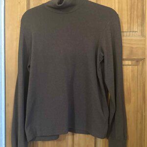 Uniqlo Brown Turtleneck – Size Small